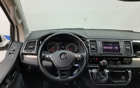 Volkswagen Multivan T6 рестайлинг, 2018 год, 3 950 000 рублей, 14 фотография