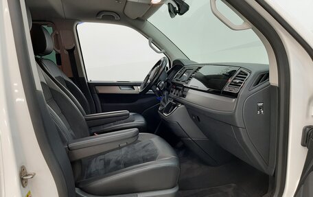 Volkswagen Multivan T6 рестайлинг, 2018 год, 3 950 000 рублей, 11 фотография