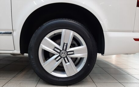 Volkswagen Multivan T6 рестайлинг, 2018 год, 3 950 000 рублей, 13 фотография