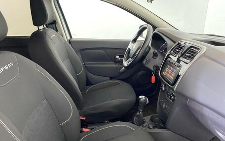 Renault Logan II, 2019 год, 879 000 рублей, 12 фотография