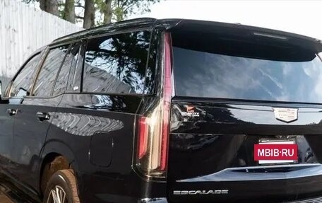 Cadillac Escalade V, 2021 год, 8 900 000 рублей, 14 фотография