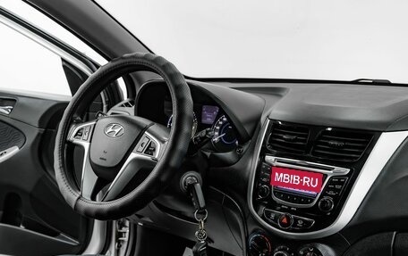 Hyundai Solaris II рестайлинг, 2011 год, 655 000 рублей, 10 фотография