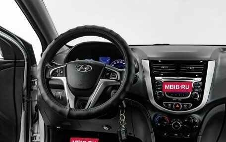 Hyundai Solaris II рестайлинг, 2011 год, 655 000 рублей, 12 фотография