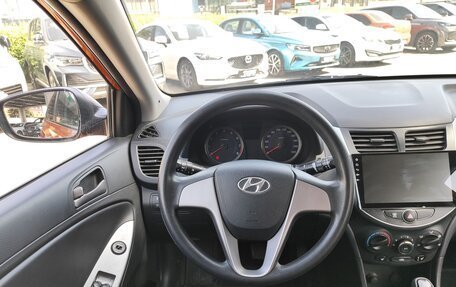 Hyundai Solaris II рестайлинг, 2014 год, 1 350 000 рублей, 10 фотография