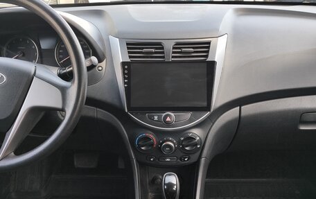 Hyundai Solaris II рестайлинг, 2014 год, 1 350 000 рублей, 11 фотография