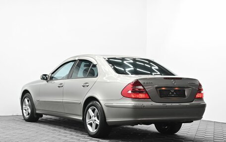Mercedes-Benz E-Класс, 2004 год, 1 045 000 рублей, 3 фотография