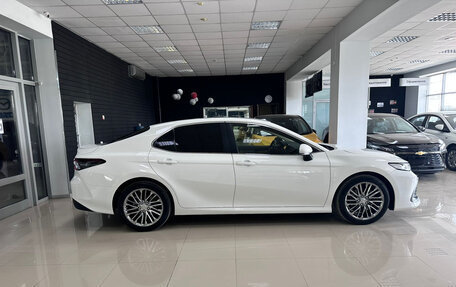 Toyota Camry, 2022 год, 3 300 000 рублей, 8 фотография