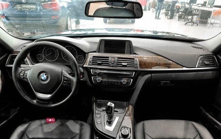 BMW 3 серия, 2017 год, 1 650 000 рублей, 14 фотография