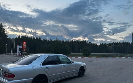 Mercedes-Benz E-Класс, 1999 год, 430 000 рублей, 3 фотография