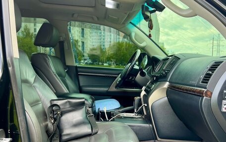 Toyota Land Cruiser 200, 2008 год, 2 995 000 рублей, 21 фотография