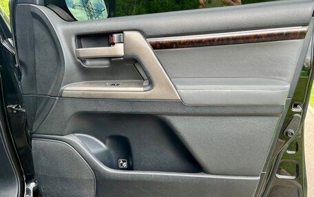 Toyota Land Cruiser 200, 2008 год, 2 995 000 рублей, 22 фотография