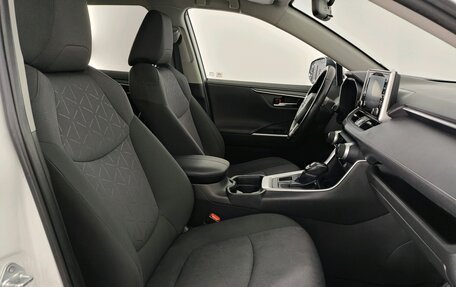 Toyota RAV4, 2019 год, 2 620 000 рублей, 9 фотография