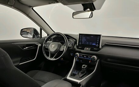 Toyota RAV4, 2019 год, 2 620 000 рублей, 13 фотография