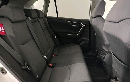 Toyota RAV4, 2019 год, 2 620 000 рублей, 10 фотография