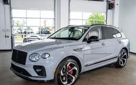Bentley Bentayga I, 2022 год, 18 750 000 рублей, 10 фотография