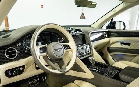 Bentley Bentayga I, 2022 год, 18 750 000 рублей, 32 фотография