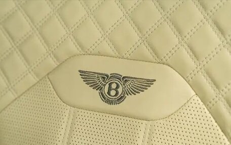 Bentley Bentayga I, 2022 год, 18 750 000 рублей, 39 фотография