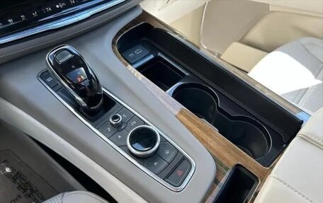 Cadillac Escalade V, 2021 год, 10 061 140 рублей, 17 фотография