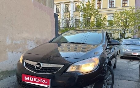 Opel Astra J, 2011 год, 650 000 рублей, 2 фотография