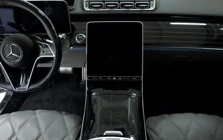 Mercedes-Benz Maybach S-Класс, 2022 год, 20 000 000 рублей, 20 фотография
