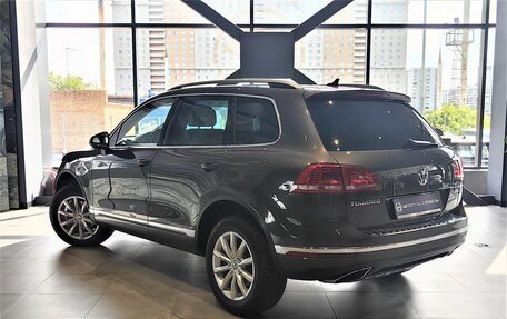 Volkswagen Touareg III, 2016 год, 2 555 000 рублей, 2 фотография