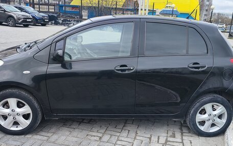 Toyota Yaris III рестайлинг, 2008 год, 660 000 рублей, 3 фотография