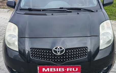 Toyota Yaris III рестайлинг, 2008 год, 660 000 рублей, 2 фотография