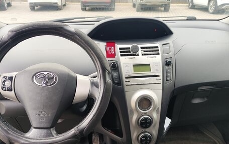 Toyota Yaris III рестайлинг, 2008 год, 660 000 рублей, 7 фотография