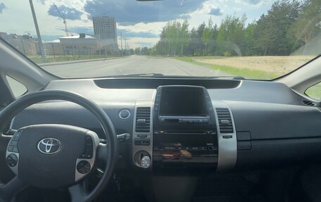 Toyota Prius, 2008 год, 670 000 рублей, 26 фотография