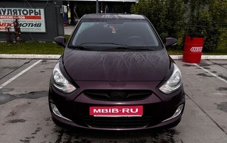 Hyundai Solaris II рестайлинг, 2012 год, 920 000 рублей, 3 фотография