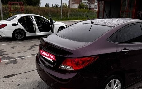 Hyundai Solaris II рестайлинг, 2012 год, 920 000 рублей, 5 фотография