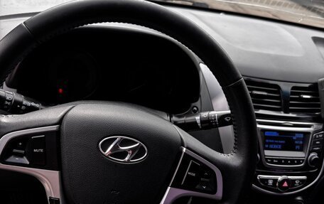 Hyundai Solaris II рестайлинг, 2012 год, 920 000 рублей, 13 фотография