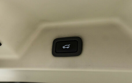Land Rover Range Rover IV рестайлинг, 2015 год, 3 097 989 рублей, 17 фотография