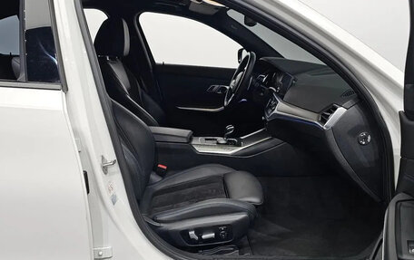 BMW 3 серия, 2021 год, 2 900 000 рублей, 13 фотография