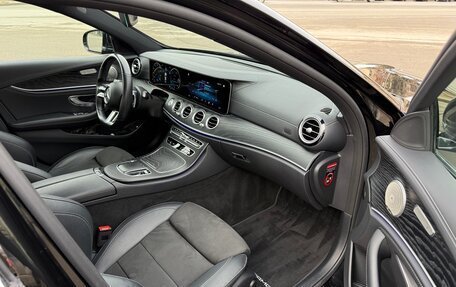 Mercedes-Benz E-Класс, 2021 год, 5 500 000 рублей, 10 фотография