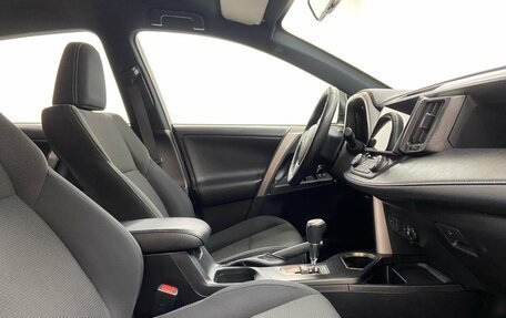 Toyota RAV4, 2018 год, 2 580 000 рублей, 12 фотография