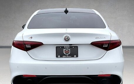 Alfa Romeo Giulia II, 2022 год, 4 639 689 рублей, 6 фотография