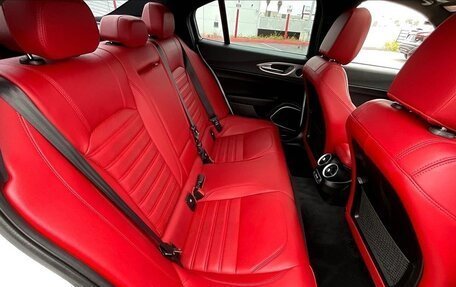Alfa Romeo Giulia II, 2022 год, 4 639 689 рублей, 28 фотография
