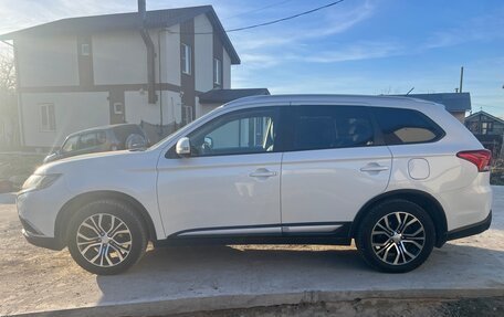 Mitsubishi Outlander III рестайлинг 3, 2015 год, 1 800 000 рублей, 4 фотография
