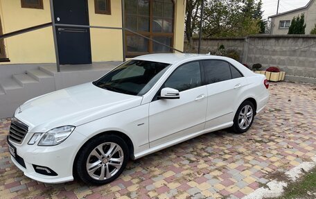 Mercedes-Benz E-Класс, 2011 год, 2 350 000 рублей, 7 фотография