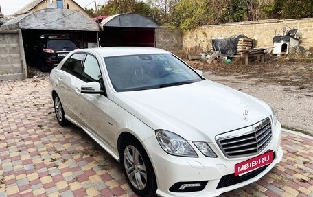 Mercedes-Benz E-Класс, 2011 год, 2 350 000 рублей, 3 фотография