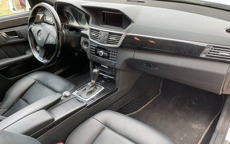 Mercedes-Benz E-Класс, 2011 год, 2 350 000 рублей, 13 фотография