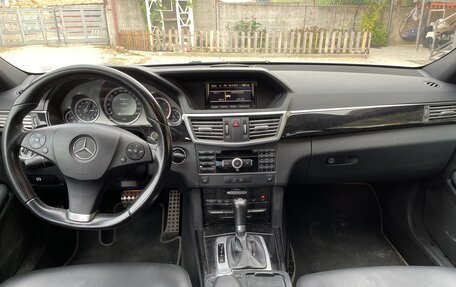 Mercedes-Benz E-Класс, 2011 год, 2 350 000 рублей, 19 фотография