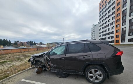 Toyota RAV4, 2021 год, 2 000 000 рублей, 4 фотография
