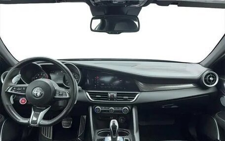 Alfa Romeo Giulia II, 2021 год, 5 812 392 рублей, 14 фотография