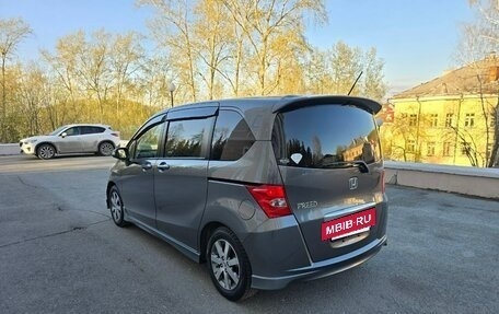 Honda Freed I, 2010 год, 950 000 рублей, 4 фотография
