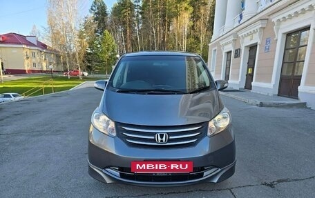 Honda Freed I, 2010 год, 950 000 рублей, 2 фотография
