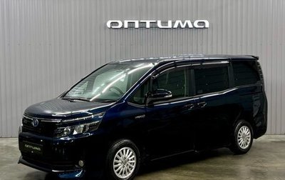 Toyota Voxy III, 2014 год, 1 797 000 рублей, 1 фотография