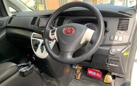 Toyota ISis I, 2016 год, 1 049 000 рублей, 15 фотография