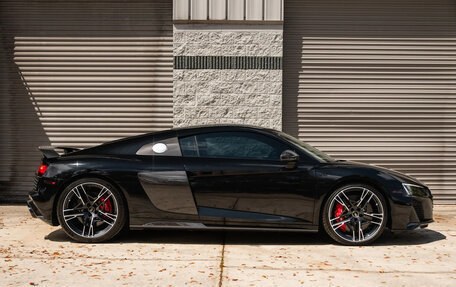 Audi R8, 2023 год, 25 200 000 рублей, 4 фотография